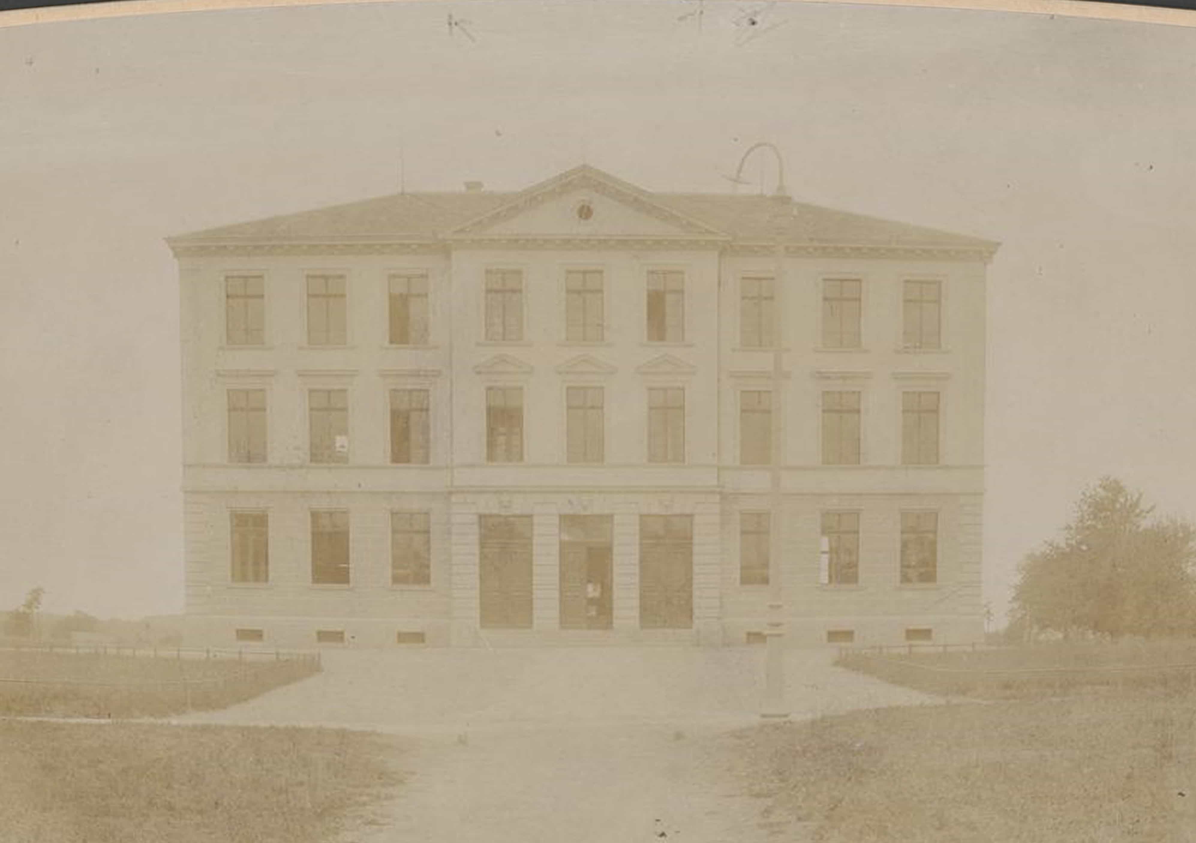 Historisches Foto Schulhaus